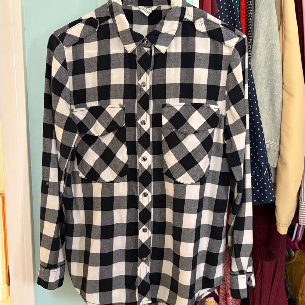Black & White Buffalo Checkered Men's Shirt Forever 21 size Small
